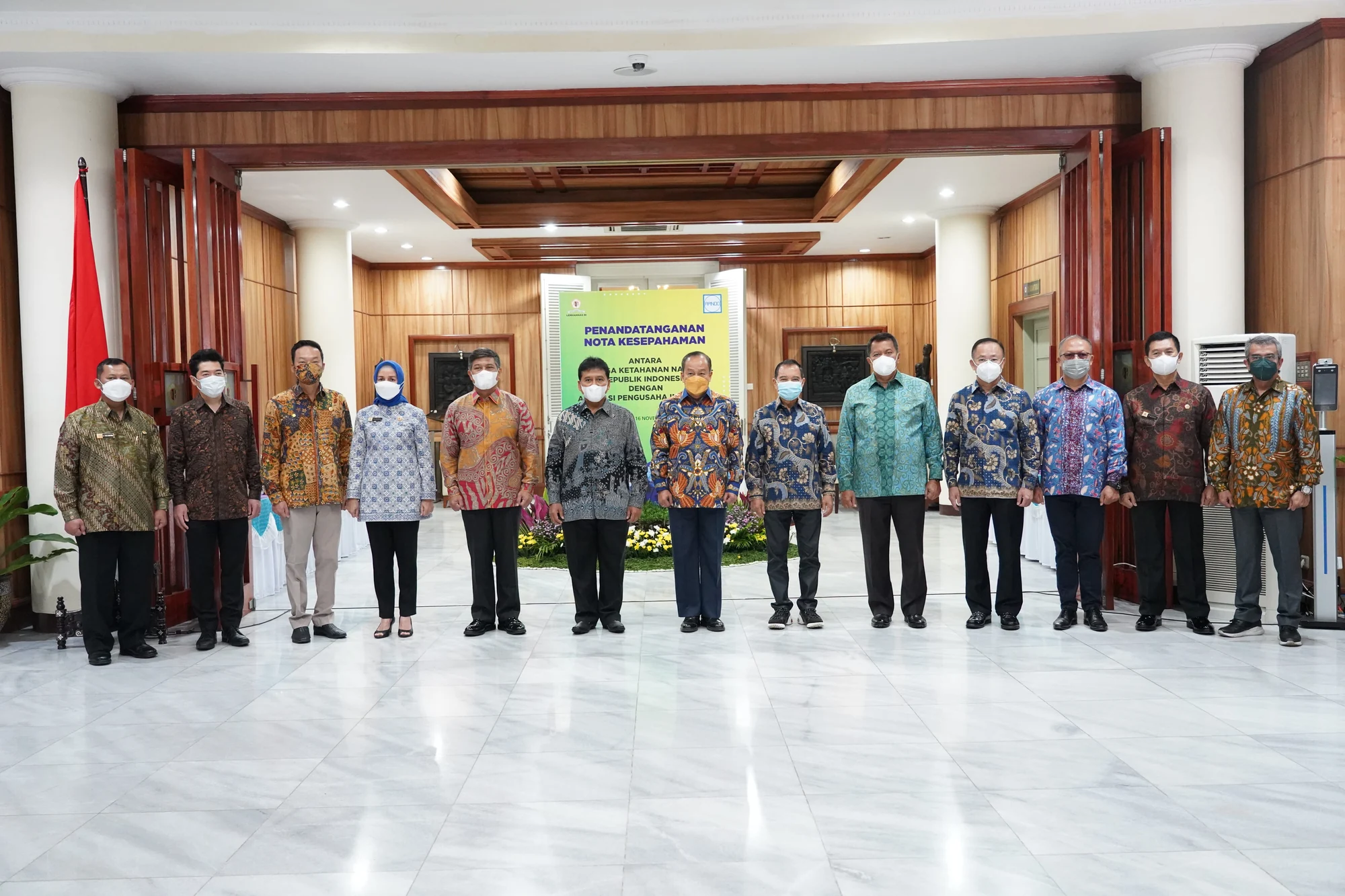 LAPORAN TAHUNAN APINDO Provinsi Jawa Barat 2021